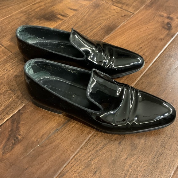Black patent all leather tuxedo style loafer - Picture 2 of 7